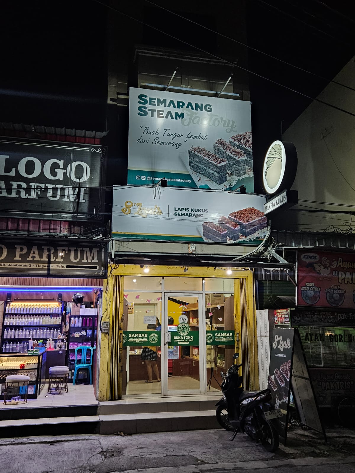 Samsae Store Tlogosari - S'Lapis Kukus Semarang & Bakpia Kukus Tugu Jogja